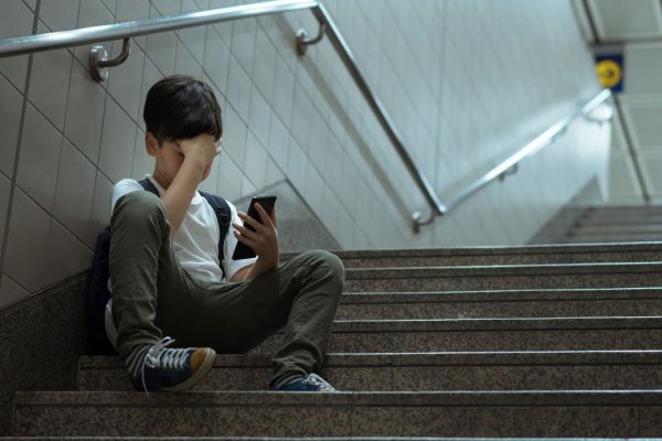 После двух судебных решений против компаний, владеющих социальными сетями, пришло время пересмотреть использование технологий вашими детьми.