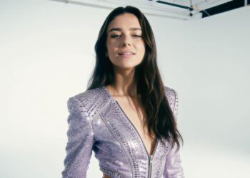 Созданная искусственным интеллектом «актриса» Тилли Норвуд выпустила музыкальное видео на песню «Take the Lead»: «Я всего лишь инструмент, но у меня есть жизнь».