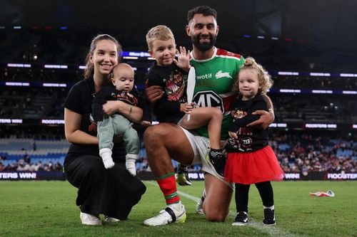 Албанезе говорит, что риск штрафа «стоит того», чтобы присоединиться к празднованию, когда Алекс Джонстон вошел в историю NRL.