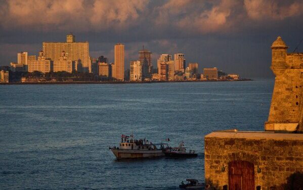 По мере усиления давления со стороны США с требованием смены руководства на Кубе, Кастро может стать следующим президентом.
