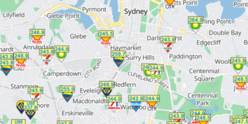 Австралийцы избегают заоблачных цен на авиабилеты, чтобы избежать убытков в размере 25 долларов на заправке.