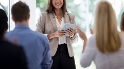 Лысина – это красиво. Почему наконец-то сбрить все волосы – это так приятно?