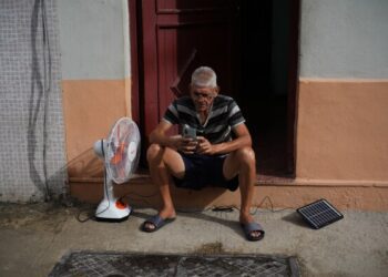 В условиях резкого роста цен на нефть обе стороны в иранской войне усиливают атаки на энергетические объекты. Обе стороны в Иране наращивают объемы нападений.