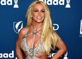 Бритни Спирс арестована по подозрению в вождении в нетрезвом состоянии и под воздействием наркотиков.