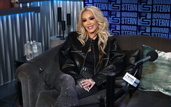 Банни Ксо рассказала, кого она хотела бы видеть в роли себя в фильме "Stripped Down".