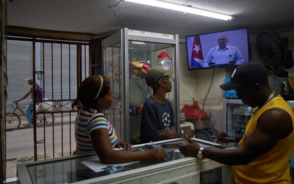 Президент Кубы подтвердил начало переговоров с США на фоне обострения энергетического и экономического кризисов на острове.