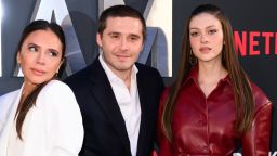 Дэвид и Виктория Бекхэм отправили поздравительные сообщения своему отчужденному сыну Бруклину ко дню рождения.