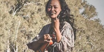 Жене Дези Фриман не будут предъявлены обвинения в связи с розыском предполагаемого убийцы полицейского.