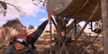 Двойной удар для пострадавшего от лесных пожаров населенного пункта: воры нацелились на фермеров, чтобы завладеть топливом.