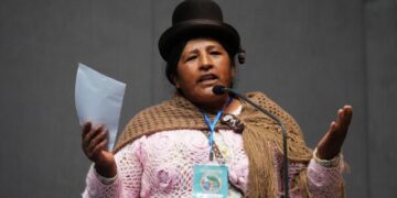 Видео, снятое с дрона внутри реактора на АЭС Фукусима, показывает отверстие в корпусе реактора высокого давления, предположительно, это обломки топлива.