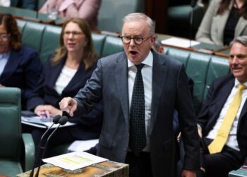 Штрафы для недобросовестных автозаправочных станций удвоены на фоне продолжающегося топливного кризиса.