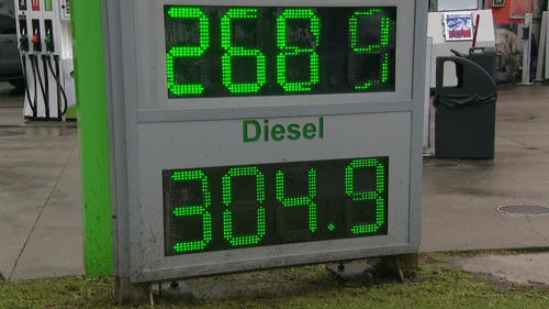 Штрафы для недобросовестных автозаправочных станций удвоены на фоне продолжающегося топливного кризиса.