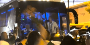 Пять иранских футболистов сбежали от своих агентов в Квинсленде, заявил Трамп, что Австралия должна предоставить им убежище.