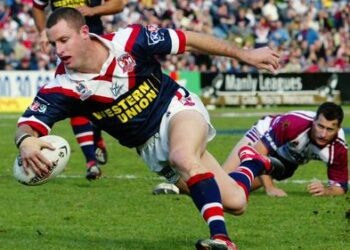 Бывший игрок сборной штата по регби арестован по обвинению в домашнем насилии.