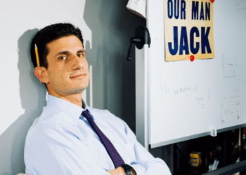 Он единственный внук Джона Кеннеди. Но Джек хочет прославиться.