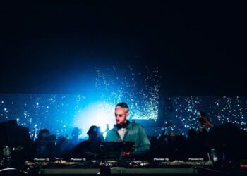 Как группа Mau P & Company быстро перестроилась и представила захватывающее выступление на фестивале Billboard THE STAGE