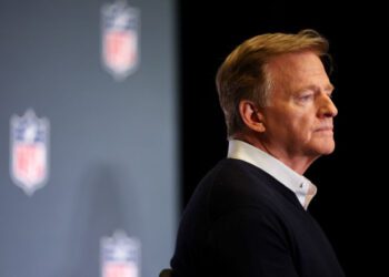 Как НФЛ делает большую ставку на азартные игры