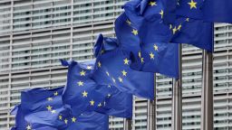 Операция Венгрии по изъятию банковских транзитных средств на сумму 82 миллиона долларов усугубляет конфликт с Украиной.