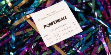 «Я думал, это мусор»: отец удалил электронное письмо, изменившее его жизнь, о выигрыше в лотерее Powerball в 50 миллионов долларов.
