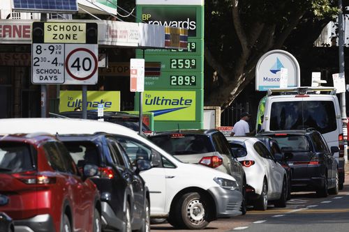 «Мне страшно»: высокие цены на бензин усугубляют скрытый кризис в супермаркетах.