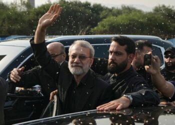 Иран продолжает атаки на своих соседей после того, как Израиль убил двух своих высокопоставленных чиновников.