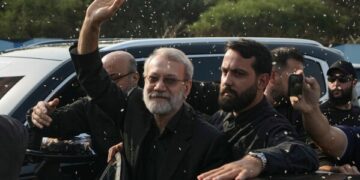 Иран продолжает атаки на своих соседей после того, как Израиль убил двух своих высокопоставленных чиновников.