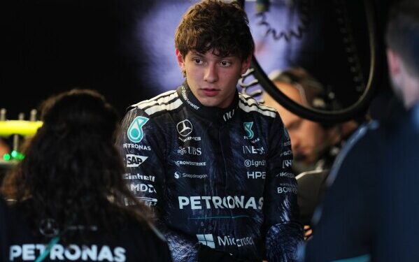 Иран начинает формализовывать свой контроль над Ормузским проливом, вводя систему «платных пунктов». Иран начинает формализовывать свой контроль над Ормузским проливом, вводя систему «платных пунктов».