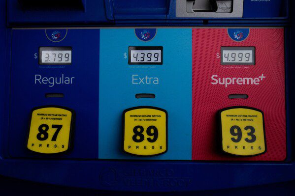 Иран наносит удар по самому загруженному международному аэропорту, а высший орган ООН требует прекращения нападений на соседние страны Персидского залива.