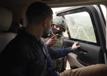 Израильские военные отстранили от службы батальон, причастный к нападению и задержанию съемочной группы CNN на Западном берегу. Израильские военные отстранили от службы батальон, причастный к нападению и задержанию съемочной группы CNN на Западном берегу.