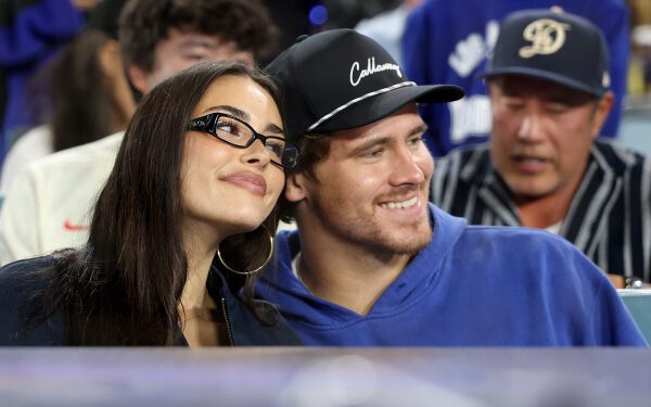 Джастин Герберт в трогательном поздравительном посте заявил, что его девушка Мэдисон Бир «навсегда изменила мою жизнь».