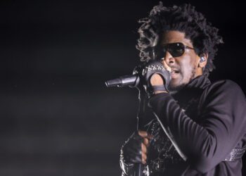 Labrinth в резком посте заявляет: «К чёрту Euphoria!», и добавляет: «С меня хватит этой индустрии!» Labrinth в резком посте заявляет: «К чёрту Euphoria!», и добавляет: «С меня хватит этой индустрии!»