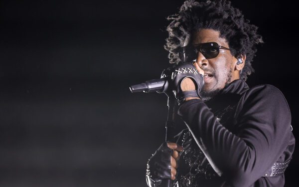 Labrinth в резком посте заявляет: «К чёрту Euphoria!», и добавляет: «С меня хватит этой индустрии!»