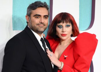 Леди Гага намекнула на скорую свадьбу в эфире радиошоу Бруно Марса «Romantic Radio».