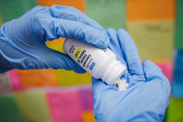 После того, как Белый дом начал рекламировать этот препарат для лечения аутизма, количество назначений лейковорина резко возросло. Родители до сих пор пытаются его найти.