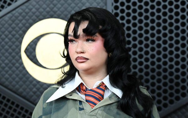 Лола Янг нарушила молчание по поводу проблем с зависимостью, которые привели к обмороку на сцене: «Я сама решила причинить себе вред и заниматься самосаботажем».