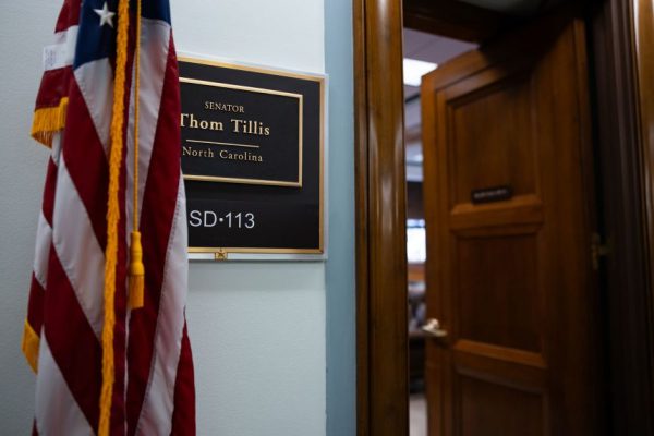 «Я не ворчу, я просто оптимизирую»: Том Тиллис не хочет слышать, что он делает недостаточно для того, чтобы бросить вызов Дональду Трампу.