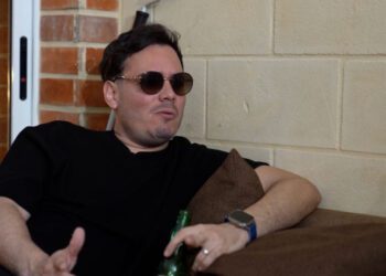 «Большинство кубинцев хотят быть капиталистами»: почему внук Фиделя Кастро, влиятельный блогер, поддерживает сделку с Трампом. «Большинство кубинцев хотят быть капиталистами»: почему внук Фиделя Кастро, влиятельный блогер, поддерживает сделку с Трампом.