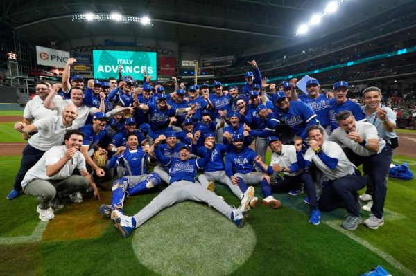 «Эти дни действительно похожи на сказку»: что значит выступление сборной Италии на Мировой бейсбольной классике для итальянских бейсбольных болельщиков.