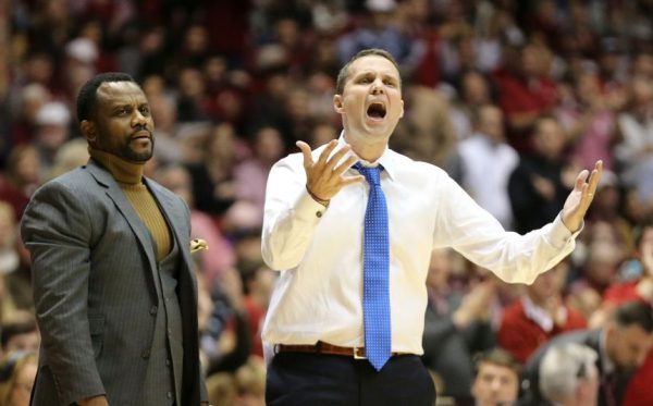 Баскетбольная команда LSU возобновила отношения со своей бывшей девушкой. Всё так же запутанно, как и звучит.