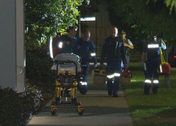 Мужчина застрелен в результате нападения рано утром в западной части Сиднея.