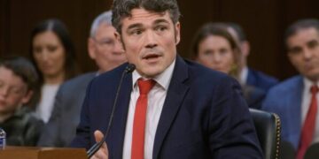 В военном докладе говорится, что из-за неисправности, возникшей при стрельбе боевыми патронами, на шоссе в Калифорнии разлетелись осколки.