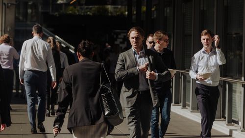 Благодаря новой программе миллионы австралийцев могут получать на 2465 долларов больше в год.