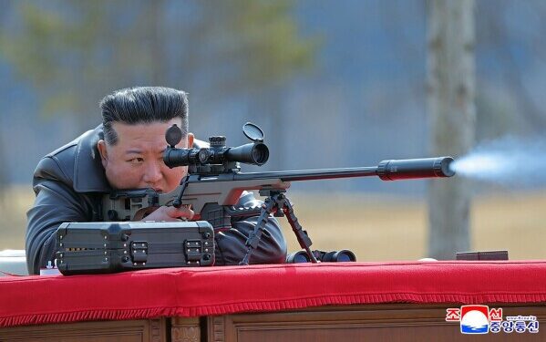 Сестра северокорейского лидера критикует США и Южную Корею за проведение совместных учений.