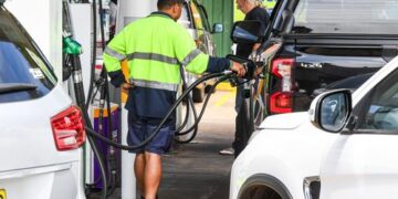 «Не по-австралийски»: резкое послание австралийцам, усугубляющее нехватку топлива.