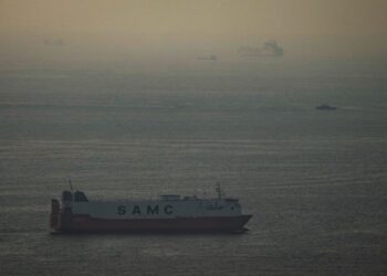 Препятствия на пути к прекращению войны выходят на первый план, поскольку США и Иран выдвигают совершенно разные требования. Препятствия на пути к прекращению войны выходят на первый план, поскольку США и Иран выдвигают совершенно разные требования.