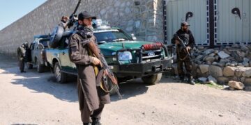 Пакистан заявляет, что примет у себя переговоры между США и Ираном, в то время как Иран предупреждает, что американские сухопутные войска будут «подожжены».