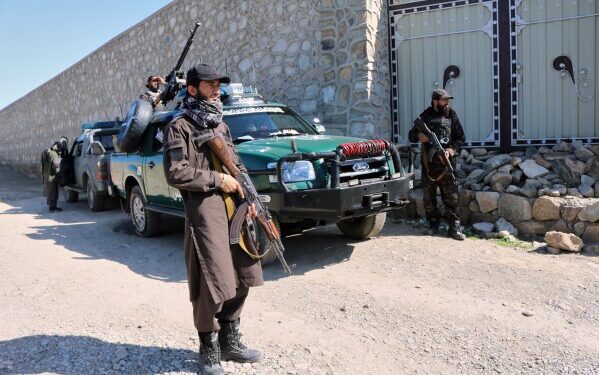 Пакистан заявляет, что примет у себя переговоры между США и Ираном, в то время как Иран предупреждает, что американские сухопутные войска будут «подожжены».