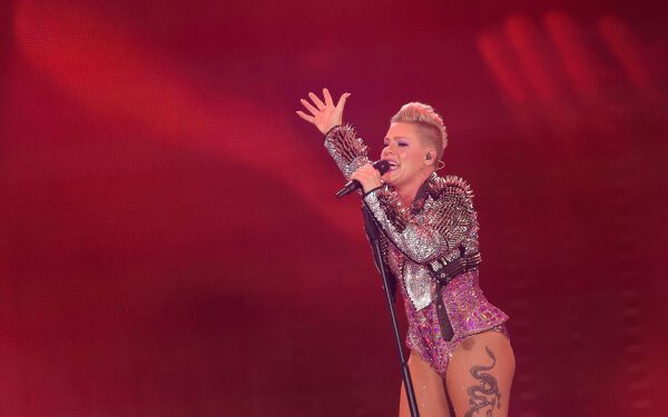 Концерты P!nk в Мексике отменены из-за «непредвиденных обстоятельств», повлиявших на логистику.