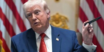 Опрос показал, кого австралийцы винят в бензиновом кризисе.