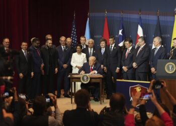 Россия занимает выжидательную позицию по мере эскалации войны с Ираном, рассчитывая на долгосрочные выгоды.